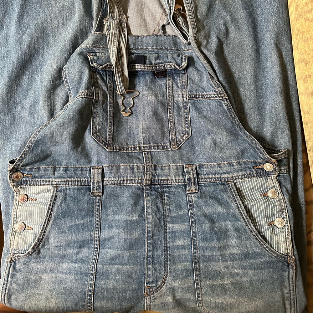 90’s boyfriend American Eagle overalls